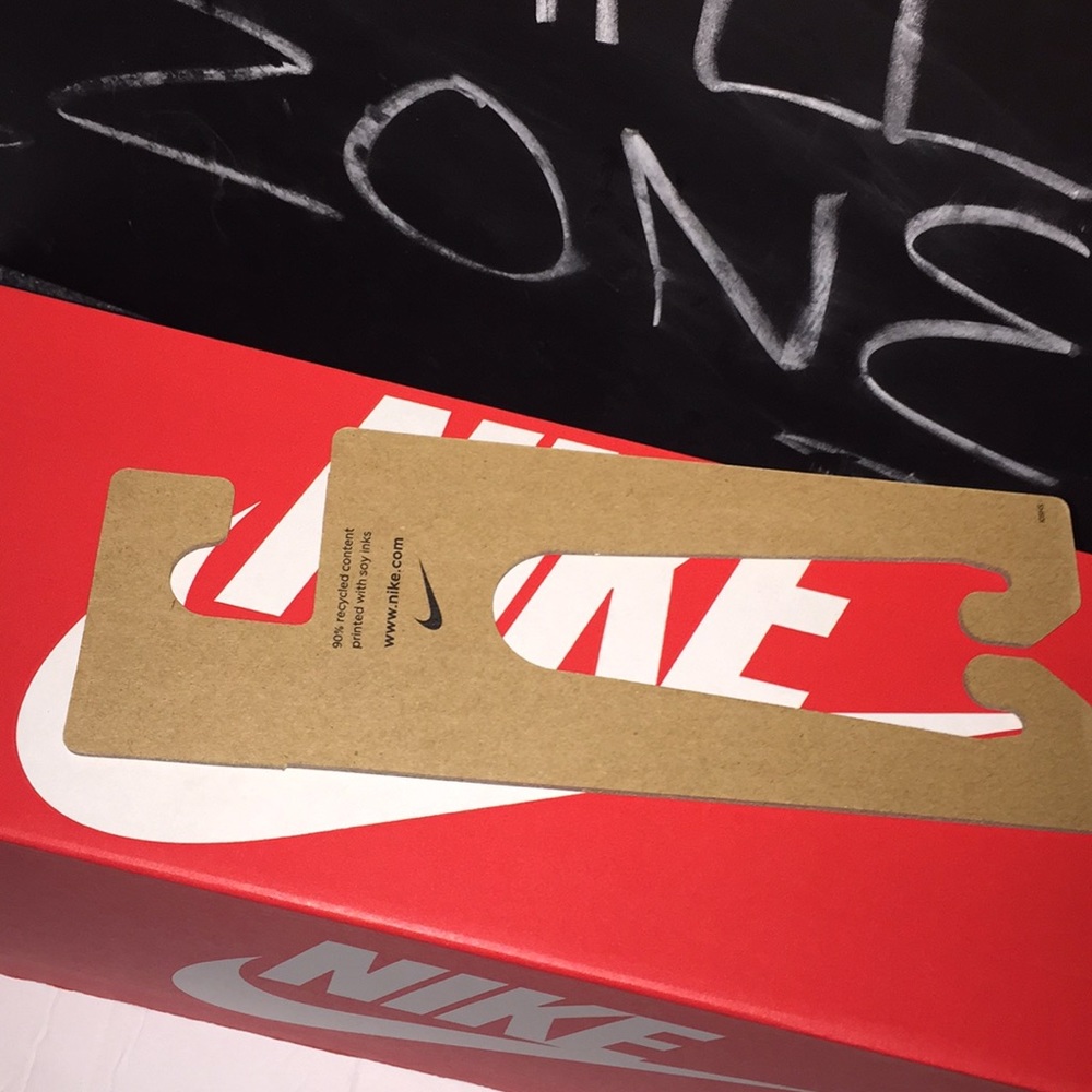 Women Nike Slides - Picture 7 of 7